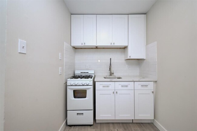 Building Photo - 1747 Wroxton Ct