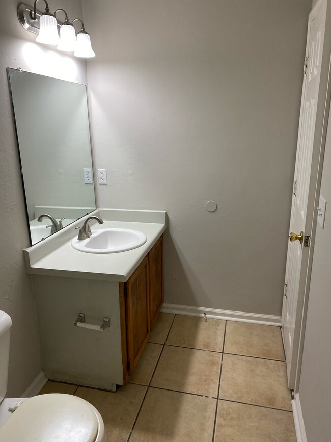 Building Photo - 2446 Talco Hills Dr
