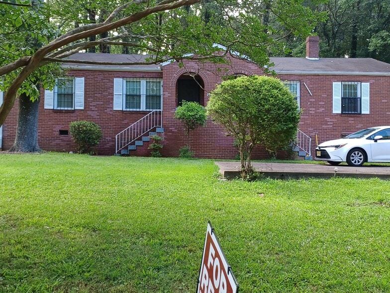 Primary Photo - 162 Fairburn Rd SW