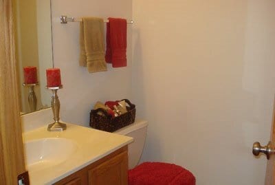 Building Photo - 2BR/1.5BA Townhouse - Oakdale - Available August 1st.