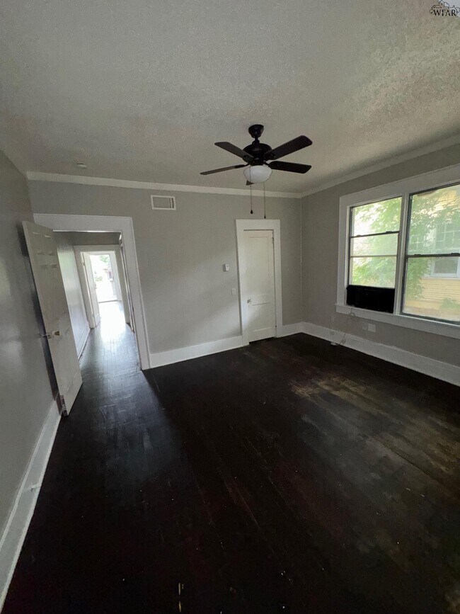 Building Photo - 1512 Kemp Blvd