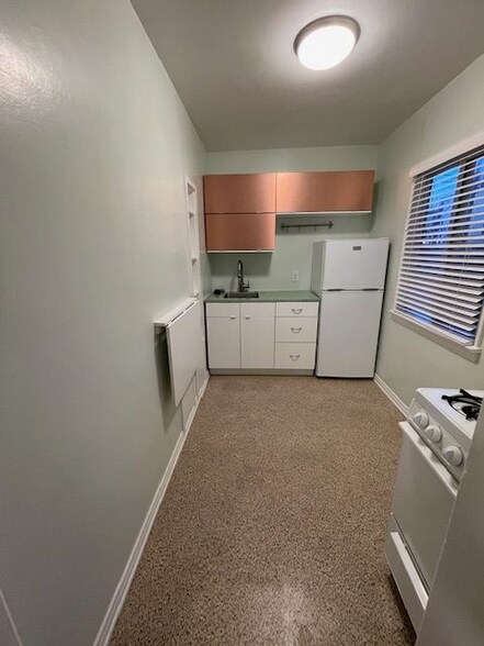 Building Photo - 41 Thornton Ave