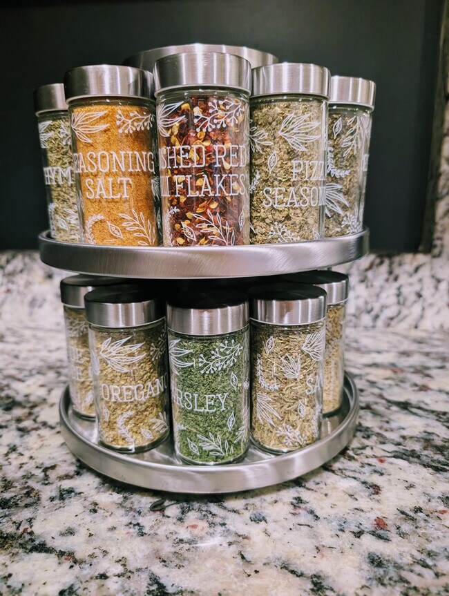 Building Photo - 469 Holt Rd NE