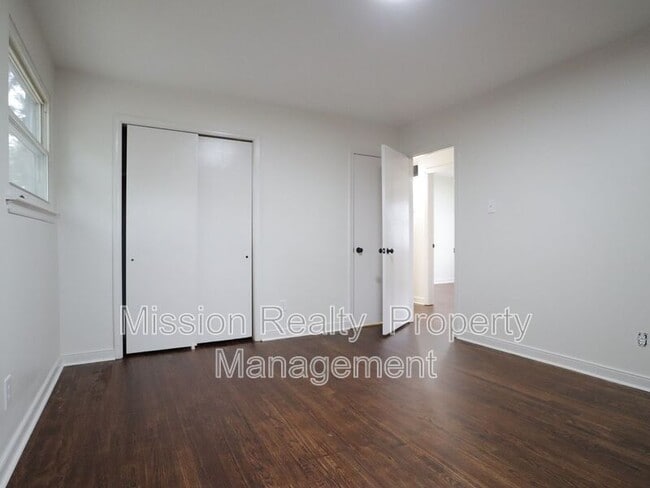 Building Photo - 618 Tarpley Rd