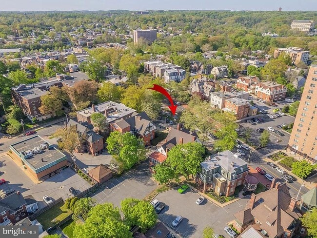 Building Photo - 1308 Delaware Ave