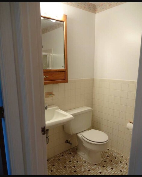 Building Photo - 74 Barrett St