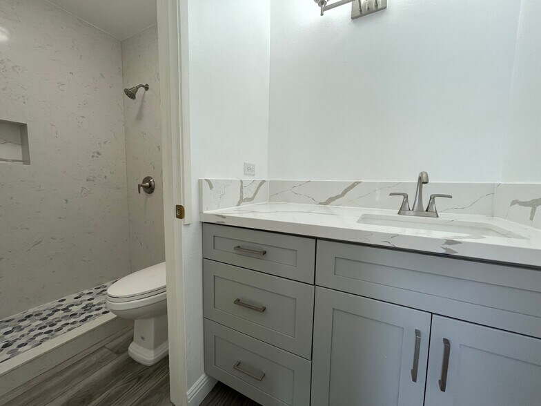 Building Photo - 94-1081 Kepakepa St