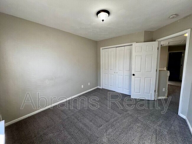 Building Photo - 3337 Marne Ave