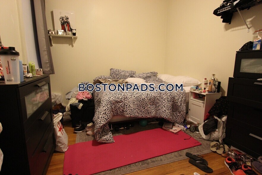 Building Photo - 616 Columbus Ave