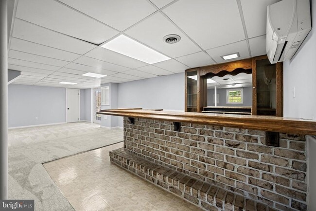 Building Photo - 2402 Raintree Ave