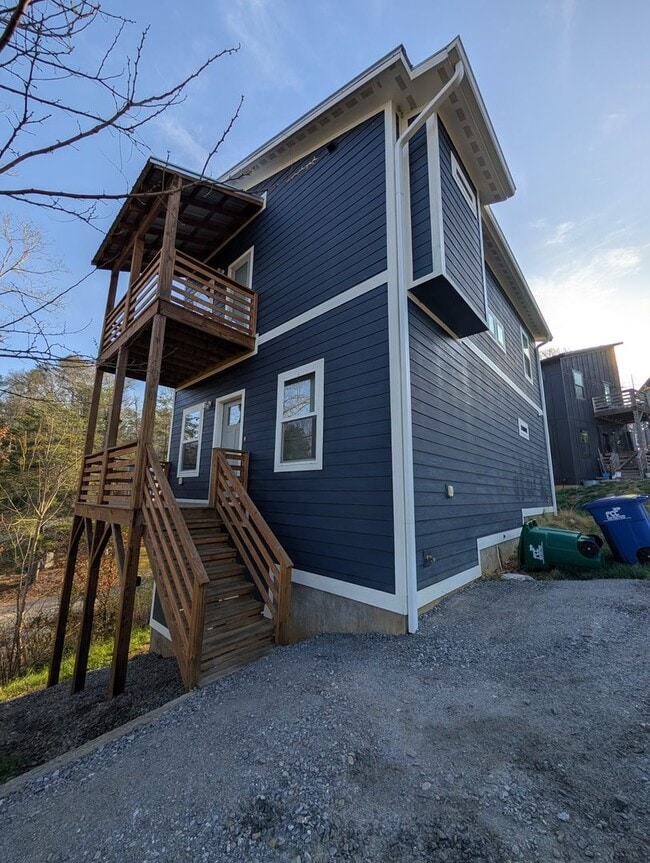 Building Photo - Swannanoa Rental