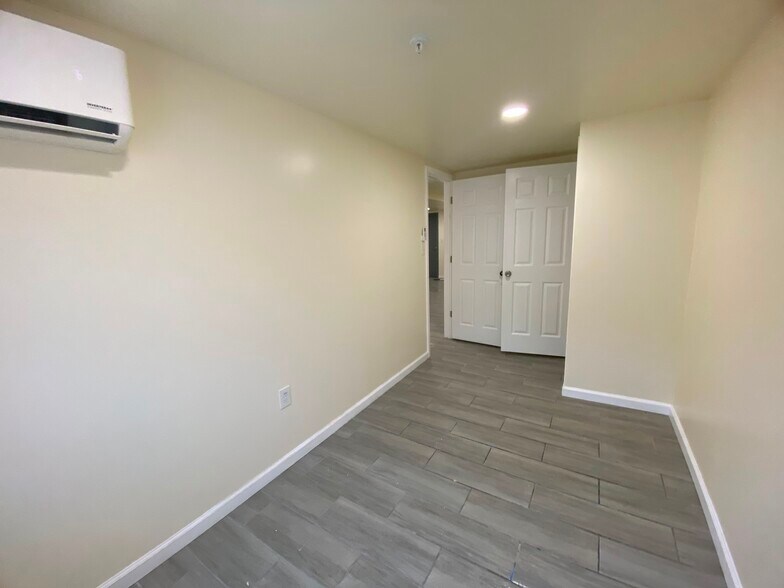 Building Photo - 2710 Dothan Plz
