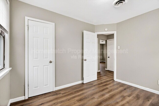 Building Photo - 10261 Imperial Dr