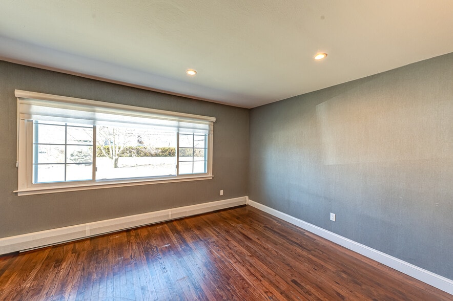 Building Photo - 2002 City Ave