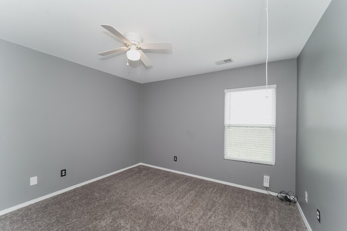 Building Photo - 12825 Old Iron Ln