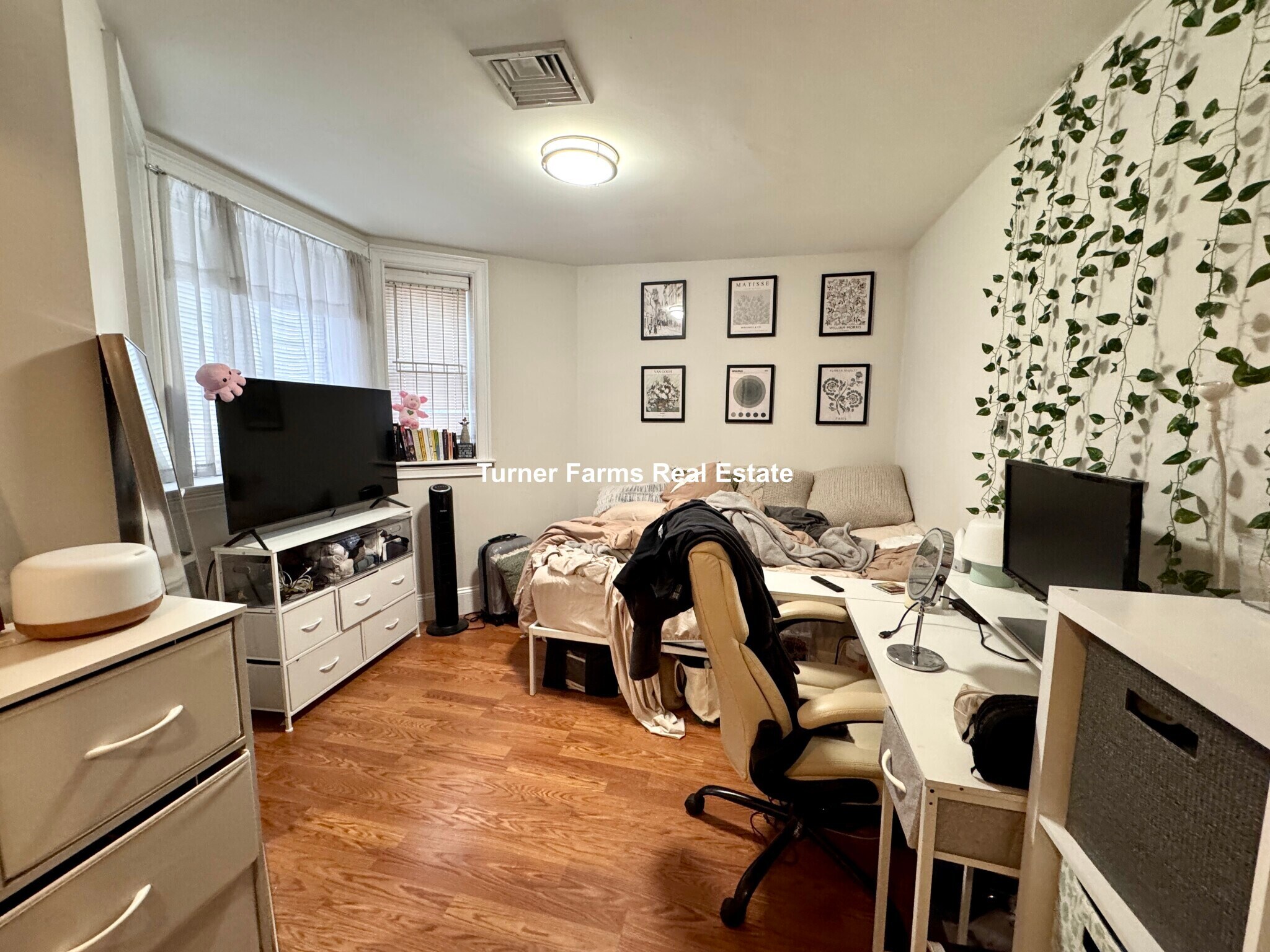 Building Photo - 719 Parker St