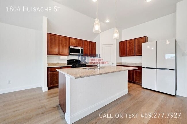 Building Photo - 1804 Huisache St
