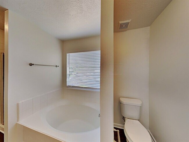 Building Photo - 26881 Monarch Manor Ln