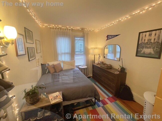 Building Photo - 18 Sanborn Ave