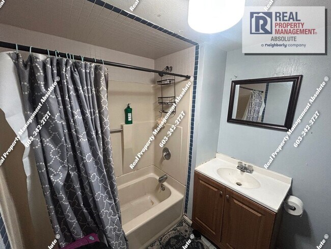 Building Photo - 3 Bedroom Single Family Home Downtown Nashua - Get $500 off first month's rent