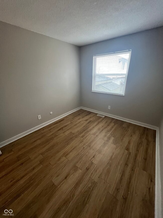 Building Photo - 9413 English Oak Dr