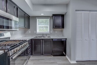 Building Photo - For Rent: 4-bedroom 2-bathroom single family home! COMING SOON