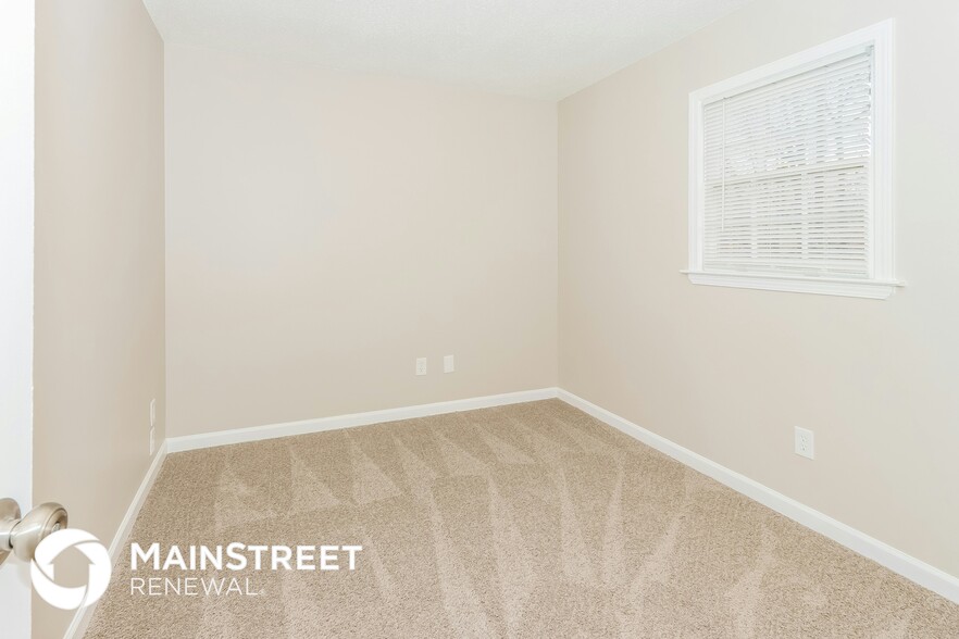 Building Photo - 170 Woodcrest Dr