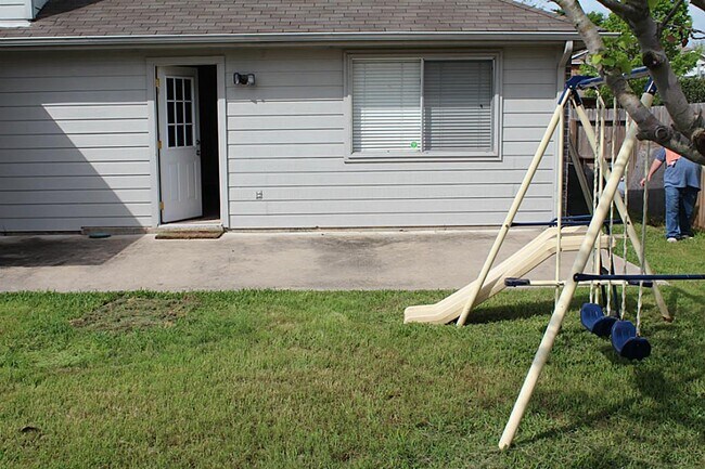Building Photo - 3910 Bridgebay Ln