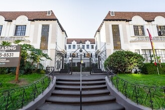 Building Photo - 503 S Catalina St