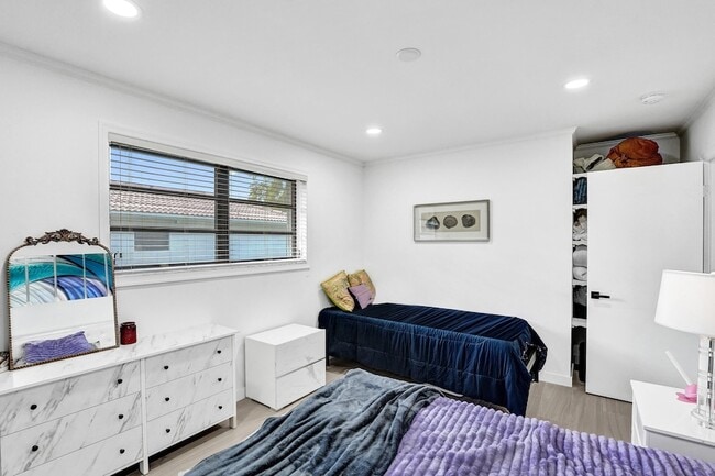 Building Photo - 3681 N 54th Ave