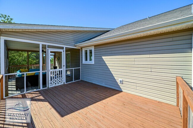 Building Photo - RARE AVAILABLE SUMMER RENTAL MAY-OCTOBER