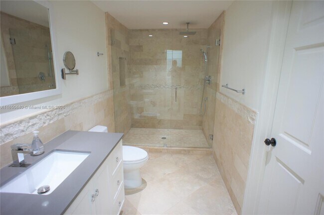 Building Photo - 8401 SW 107th Ave