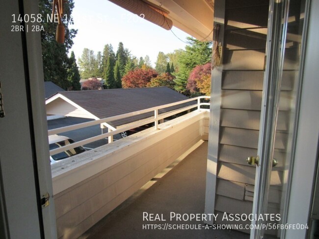 Building Photo - 2 Bed Woodinville Condo