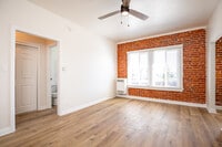 Studio #307 - Beautiful Newly Renovated Apartment in Koreatown