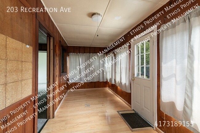 Building Photo - 203 Recreation Ave