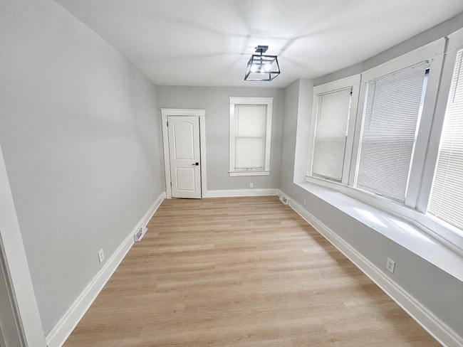 Building Photo - 815 Elmwood Ave