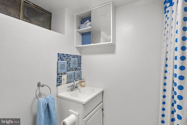 Building Photo - 9311 Woodland Dr