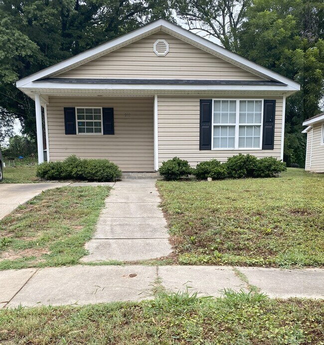 Primary Photo - 211 N Pryor St