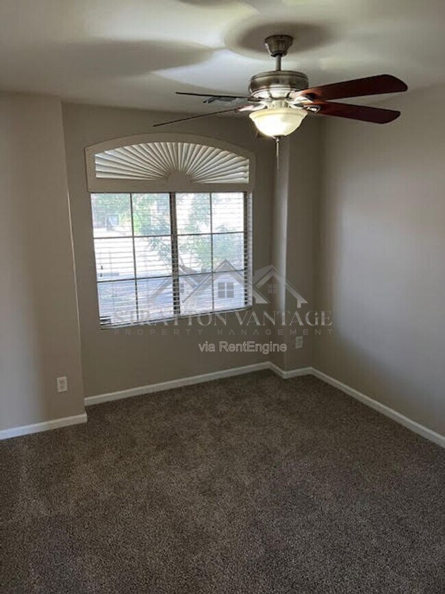 Building Photo - 11429 W Austin Thomas Dr