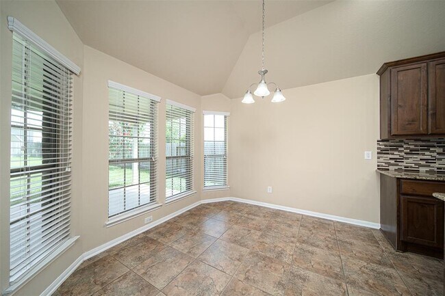 Building Photo - 2024 Silverwater Ct