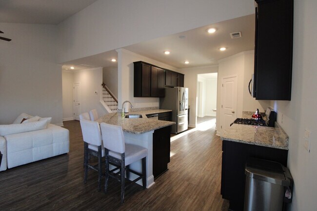 Building Photo - 445 Kittiwake Ln