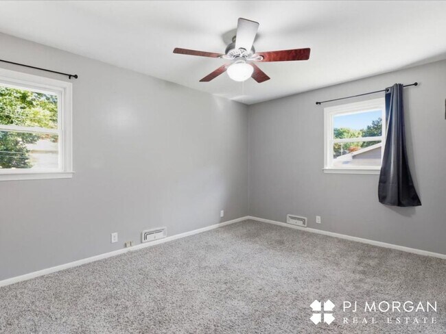 Building Photo - Adorable Westside Home Just Steps from Rockbrook Village!