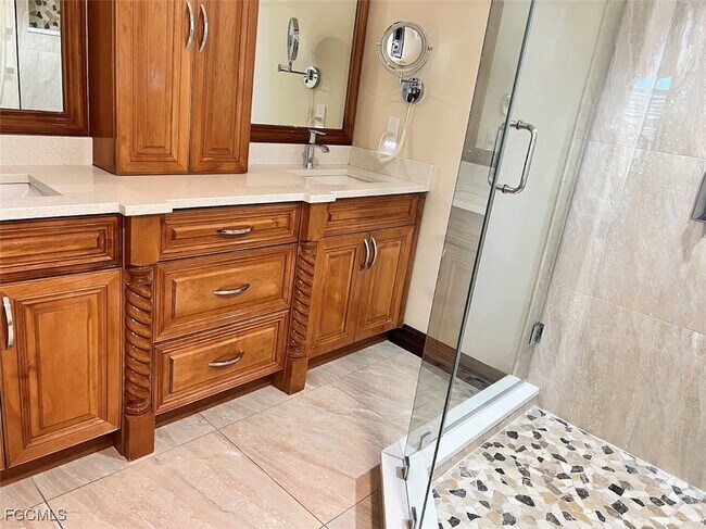 Building Photo - 3480 45th Ave NE