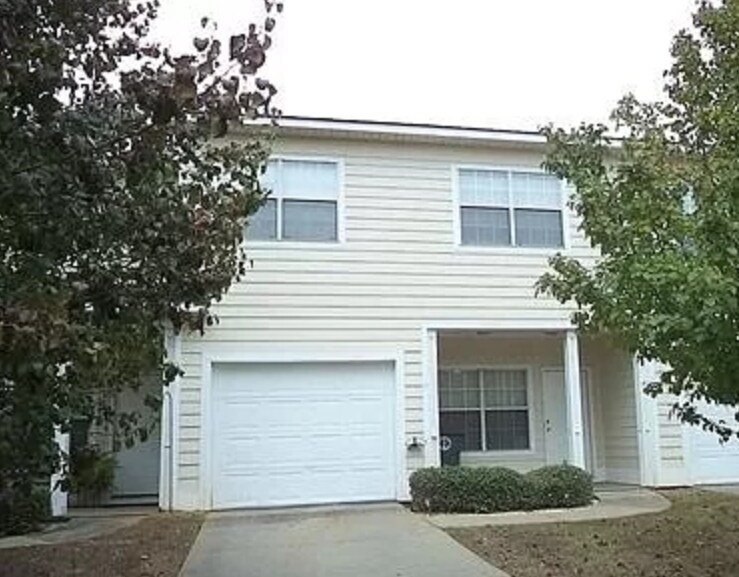 Front of the House - 79 Courtyard Way