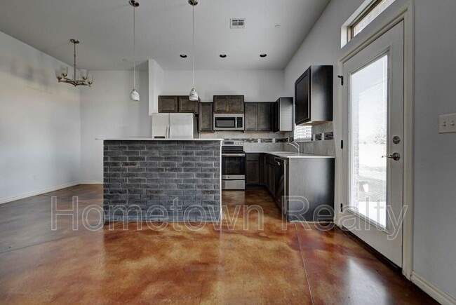 Building Photo - 459 S Fretz Ave