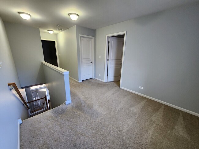 Building Photo - 1137 Reserve Dr