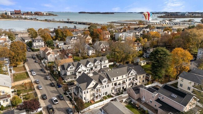 Building Photo - 30 Park St