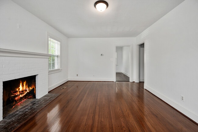 Fireplace display only Lower Unit Family - 819 Weedon St