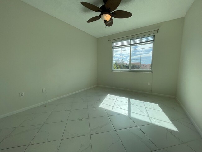 Building Photo - ANNUAL RENTAL - RESERVE AT NAPLES -2 BED 2...