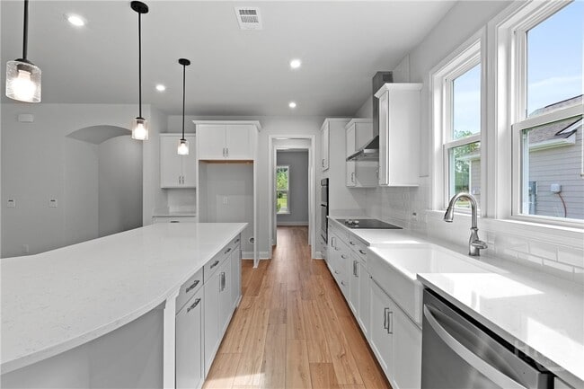Building Photo - 147 Higginson Dr